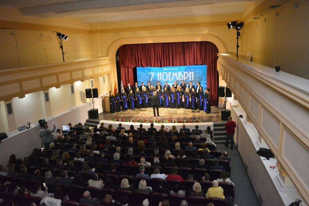 b24298a6 d4b7 43cd 8cd9 d07c463a7561